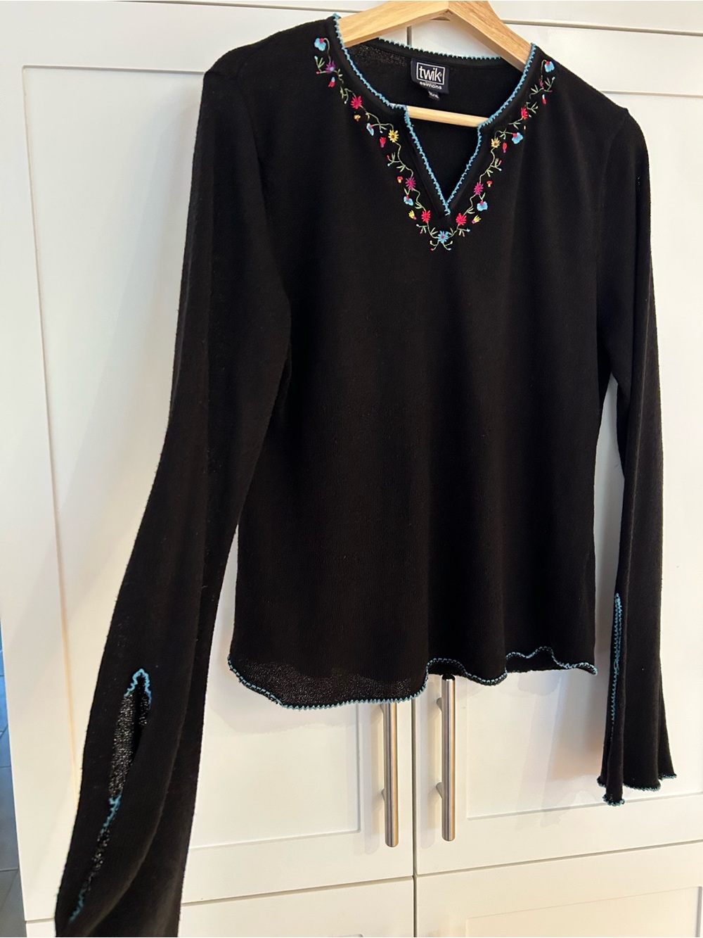 Twik Black with Flower 🌺 Embroidery and Split Bell Cuffs - Picture 3 of 12